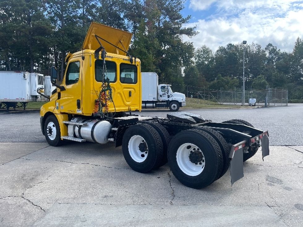 Day Cab Tractor-Heavy Duty Tractors-Freightliner-2019-T12664ST-Auburn-AL-542,587\n\t\tmiles-$ 39,000 - Image 5