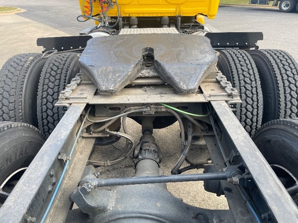 Day Cab Tractor-Heavy Duty Tractors-Freightliner-2019-T12664ST-Auburn-AL-542,587\n\t\tmiles-$ 39,000 - Image 6