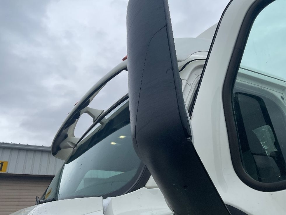 Day Cab Tractor-Heavy Duty Tractors-Freightliner-2019-T12664ST-Auburn-MA-277,823\n\t\tmiles-$ 58,500 - Image 21