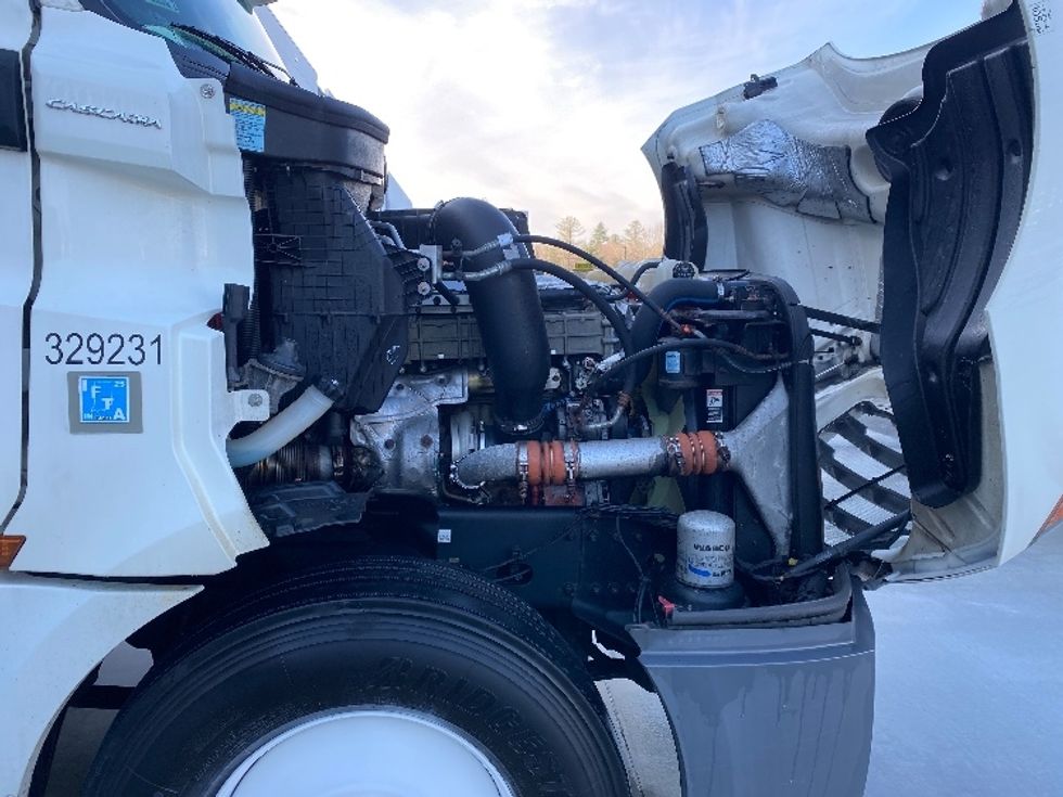 Day Cab Tractor-Heavy Duty Tractors-Freightliner-2019-T12664ST-Auburn-MA-288,622\n\t\tmiles-$ 46,750 - Image 15