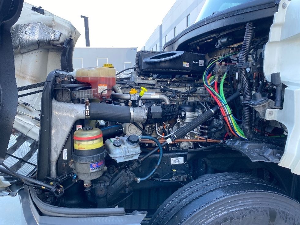 Day Cab Tractor-Heavy Duty Tractors-Freightliner-2019-T12664ST-Auburn-MA-288,622\n\t\tmiles-$ 46,750 - Image 16