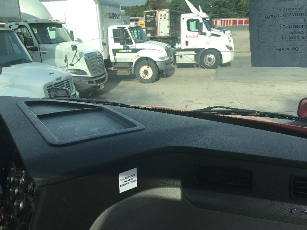 Day Cab Tractor-Heavy Duty Tractors-Freightliner-2019-T12664ST-Auburn-MA-429,006\n\t\tmiles-$ 38,250 - Image 13