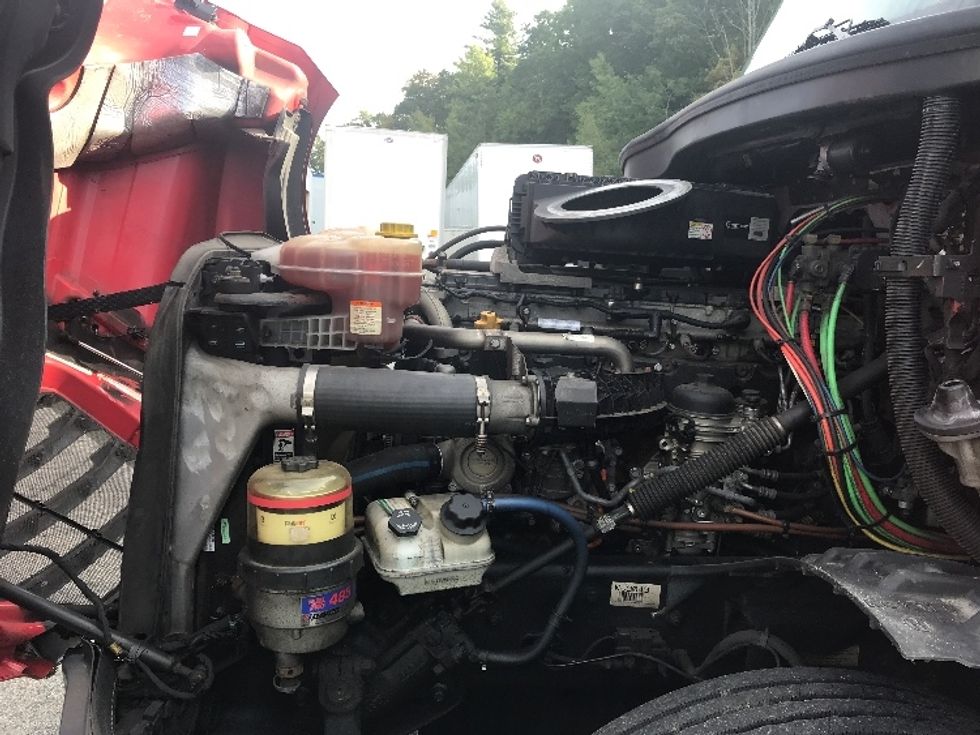 Day Cab Tractor-Heavy Duty Tractors-Freightliner-2019-T12664ST-Auburn-MA-429,006\n\t\tmiles-$ 38,250 - Image 16