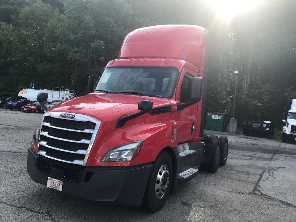 Day Cab Tractor-Heavy Duty Tractors-Freightliner-2019-T12664ST-Auburn-MA-429,006\n\t\tmiles-$ 38,250 - Image 3