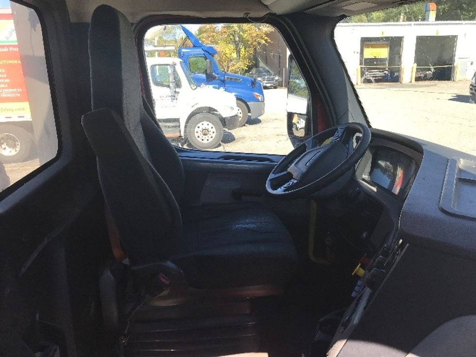 Day Cab Tractor-Heavy Duty Tractors-Freightliner-2019-T12664ST-Auburn-MA-476,792\n\t\tmiles-$ 36,000 - Image 14