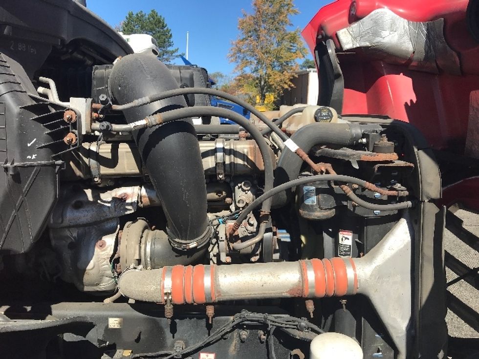 Day Cab Tractor-Heavy Duty Tractors-Freightliner-2019-T12664ST-Auburn-MA-476,792\n\t\tmiles-$ 36,000 - Image 15