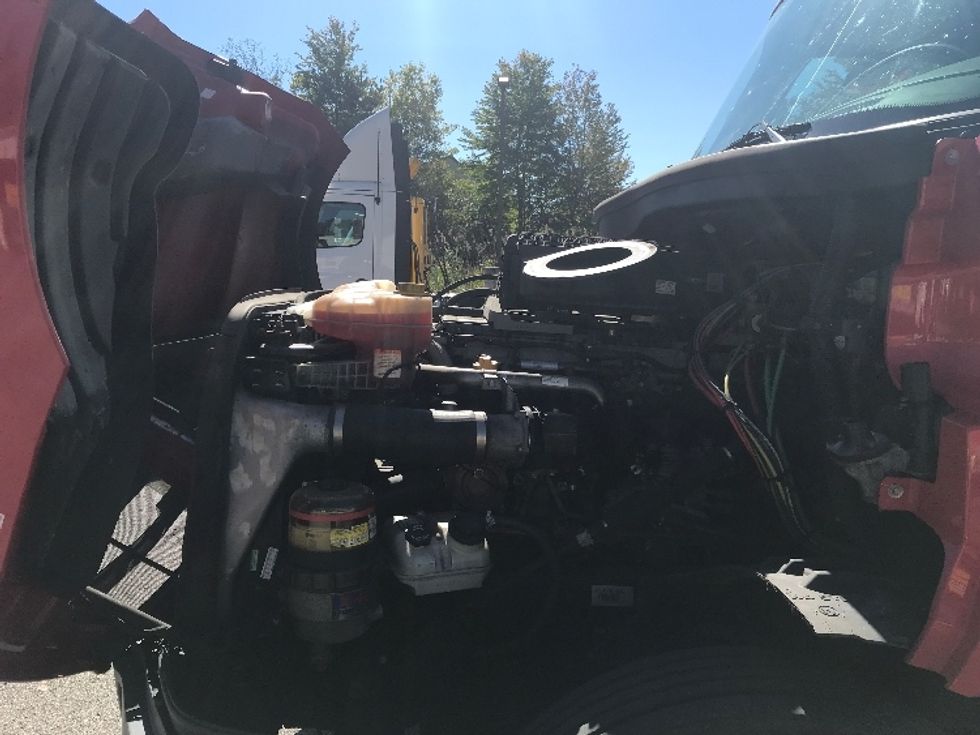 Day Cab Tractor-Heavy Duty Tractors-Freightliner-2019-T12664ST-Auburn-MA-476,792\n\t\tmiles-$ 36,000 - Image 16