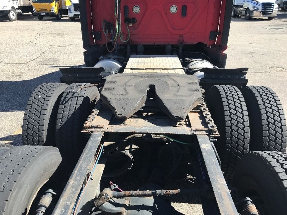 Day Cab Tractor-Heavy Duty Tractors-Freightliner-2019-T12664ST-Auburn-MA-476,792\n\t\tmiles-$ 36,000 - Image 6