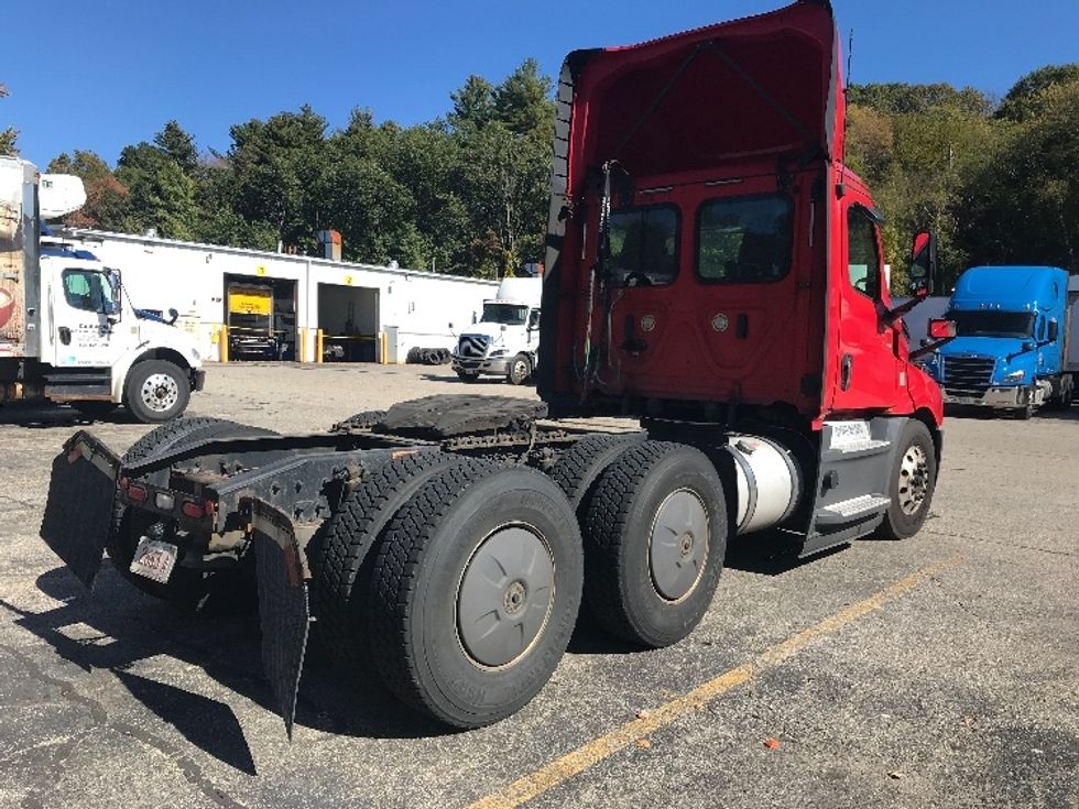 Day Cab Tractor-Heavy Duty Tractors-Freightliner-2019-T12664ST-Auburn-MA-476,792\n\t\tmiles-$ 36,000 - Image 7