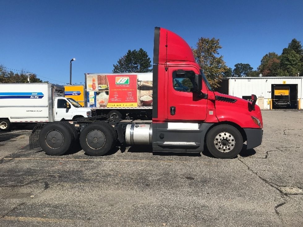 Day Cab Tractor-Heavy Duty Tractors-Freightliner-2019-T12664ST-Auburn-MA-476,792\n\t\tmiles-$ 36,000 - Image 8