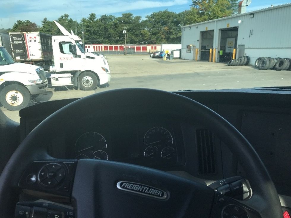 Day Cab Tractor-Heavy Duty Tractors-Freightliner-2019-T12664ST-Auburn-MA-567,263\n\t\tmiles-$ 29,500 - Image 11