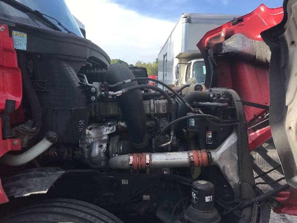 Day Cab Tractor-Heavy Duty Tractors-Freightliner-2019-T12664ST-Auburn-MA-567,263\n\t\tmiles-$ 29,500 - Image 15