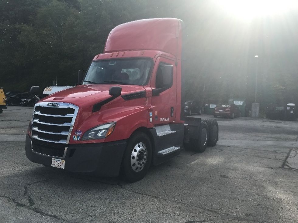 Day Cab Tractor-Heavy Duty Tractors-Freightliner-2019-T12664ST-Auburn-MA-567,263\n\t\tmiles-$ 29,500 - Image 3