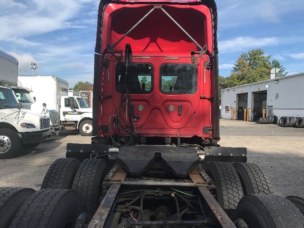 Day Cab Tractor-Heavy Duty Tractors-Freightliner-2019-T12664ST-Auburn-MA-567,263\n\t\tmiles-$ 29,500 - Image 6