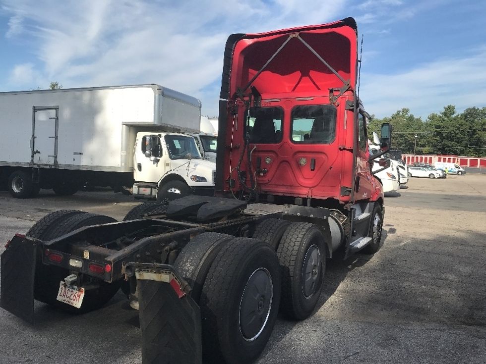 Day Cab Tractor-Heavy Duty Tractors-Freightliner-2019-T12664ST-Auburn-MA-567,263\n\t\tmiles-$ 29,500 - Image 7