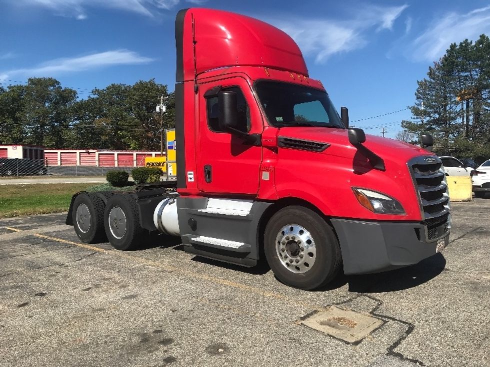 Day Cab Tractor-Heavy Duty Tractors-Freightliner-2019-T12664ST-Auburn-MA-606,988\n\t\tmiles-$ 26,500 - Image 1