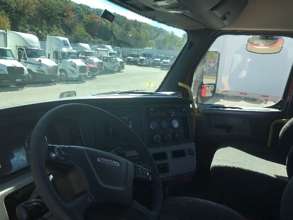 Day Cab Tractor-Heavy Duty Tractors-Freightliner-2019-T12664ST-Auburn-MA-606,988\n\t\tmiles-$ 26,500 - Image 10