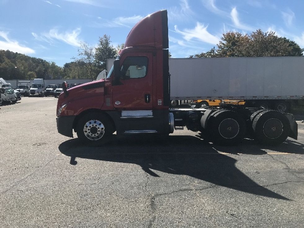 Day Cab Tractor-Heavy Duty Tractors-Freightliner-2019-T12664ST-Auburn-MA-606,988\n\t\tmiles-$ 26,500 - Image 4