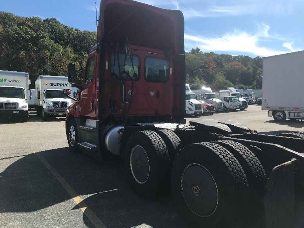 Day Cab Tractor-Heavy Duty Tractors-Freightliner-2019-T12664ST-Auburn-MA-606,988\n\t\tmiles-$ 26,500 - Image 5