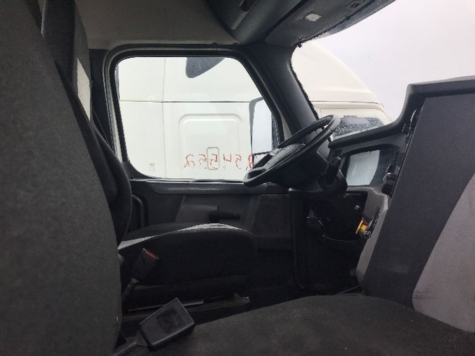 Day Cab Tractor-Heavy Duty Tractors-Freightliner-2019-T12664ST-Augusta-GA-273,960\n\t\tmiles-$ 62,250 - Image 14