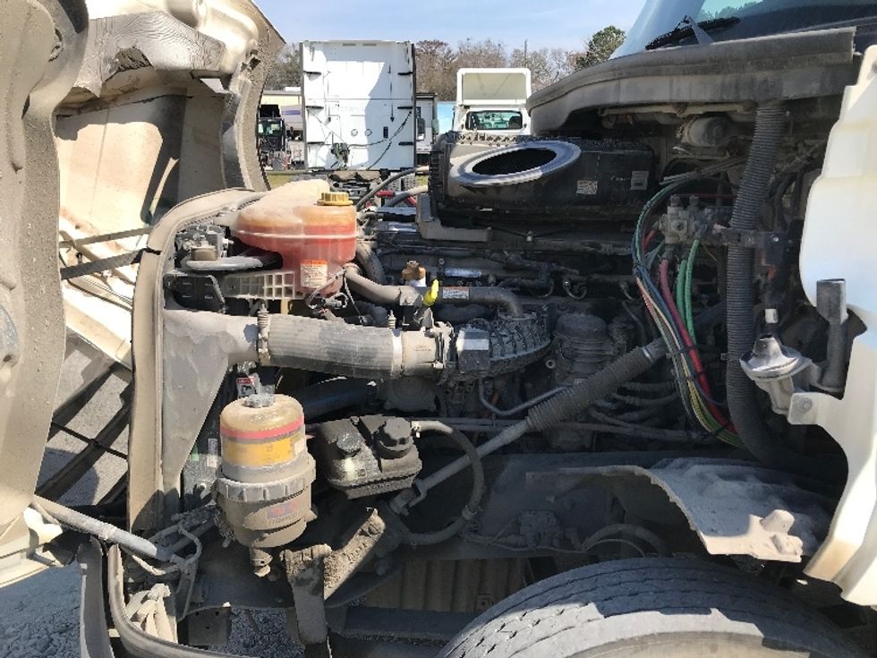 Day Cab Tractor-Heavy Duty Tractors-Freightliner-2019-T12664ST-Augusta-GA-273,960\n\t\tmiles-$ 62,250 - Image 16