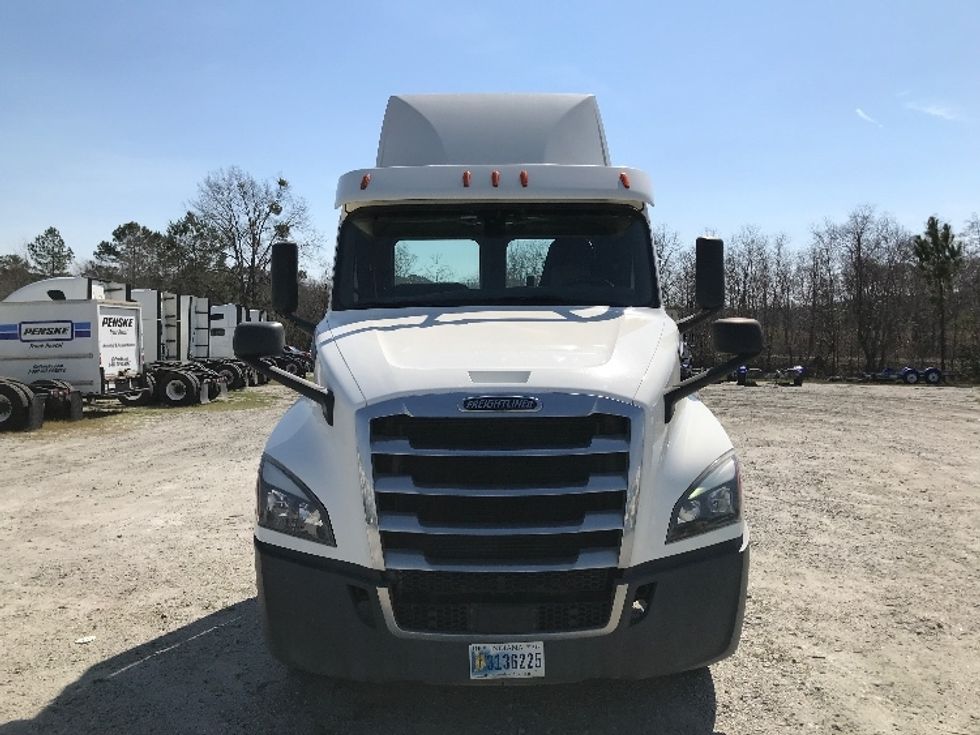 Day Cab Tractor-Heavy Duty Tractors-Freightliner-2019-T12664ST-Augusta-GA-273,960\n\t\tmiles-$ 62,250 - Image 2