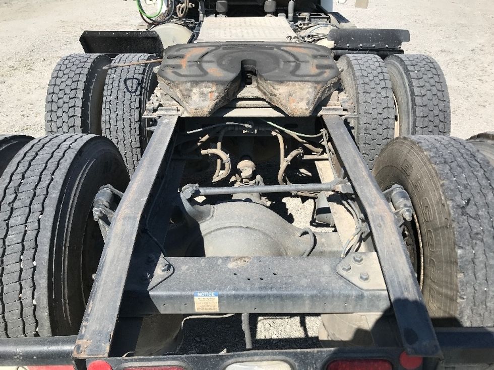 Day Cab Tractor-Heavy Duty Tractors-Freightliner-2019-T12664ST-Augusta-GA-273,960\n\t\tmiles-$ 62,250 - Image 6