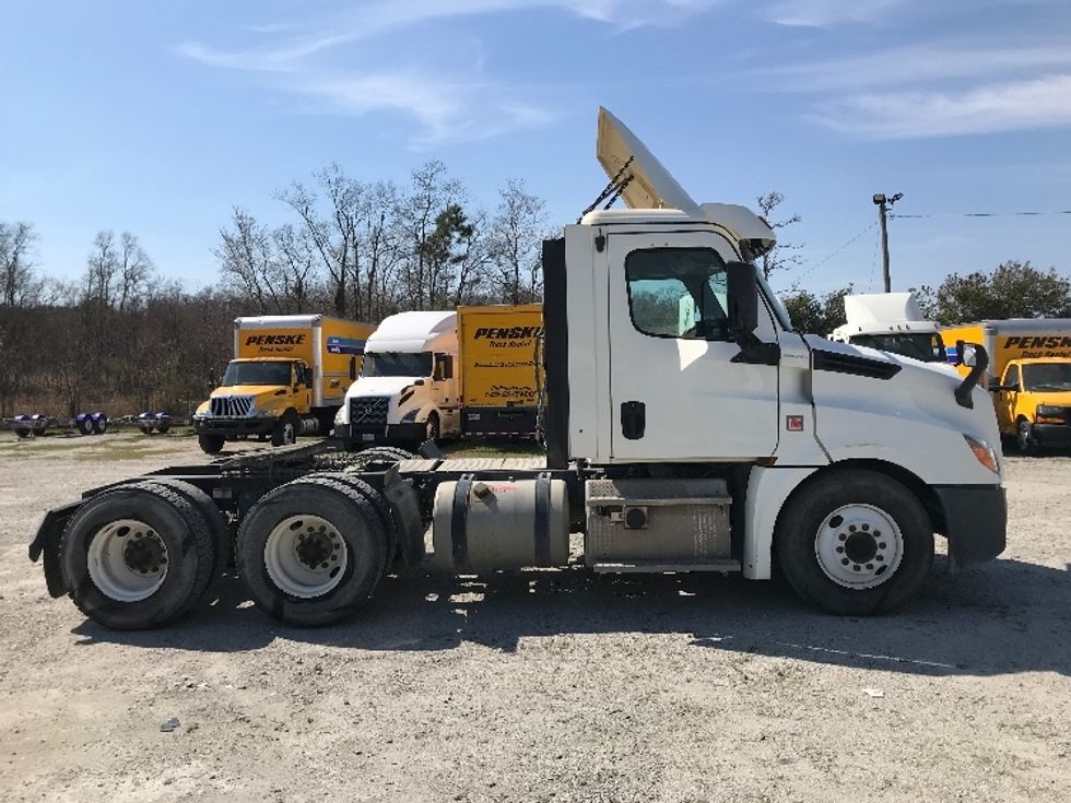 Day Cab Tractor-Heavy Duty Tractors-Freightliner-2019-T12664ST-Augusta-GA-273,960\n\t\tmiles-$ 62,250 - Image 8