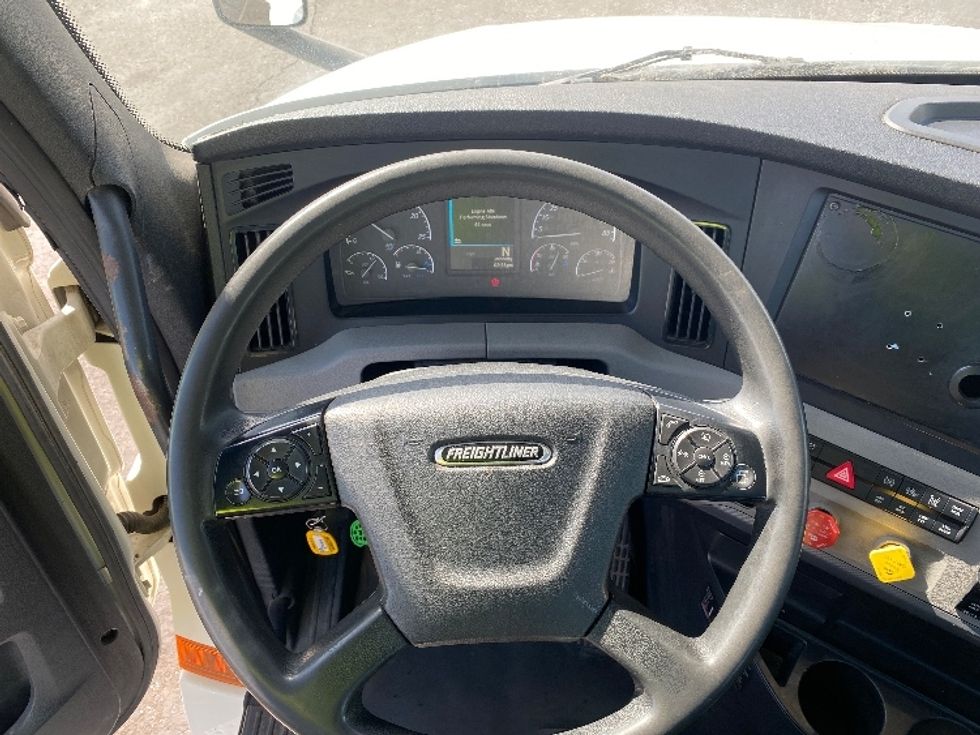 Day Cab Tractor-Heavy Duty Tractors-Freightliner-2019-T12664ST-Aurora-CO-323,014\n\t\tmiles-$ 55,500 - Image 11