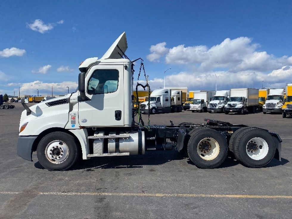 Day Cab Tractor-Heavy Duty Tractors-Freightliner-2019-T12664ST-Aurora-CO-323,014\n\t\tmiles-$ 55,500 - Image 4
