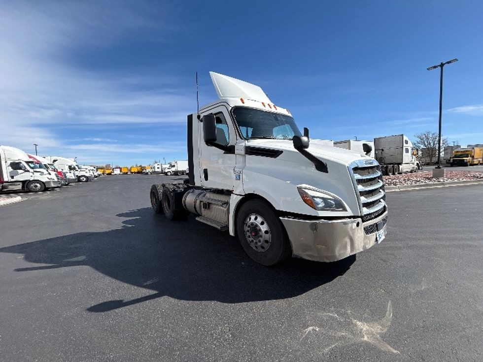 Day Cab Tractor-Heavy Duty Tractors-Freightliner-2019-T12664ST-Aurora-CO-344,461\n\t\tmiles-$ 50,250 - Image 1