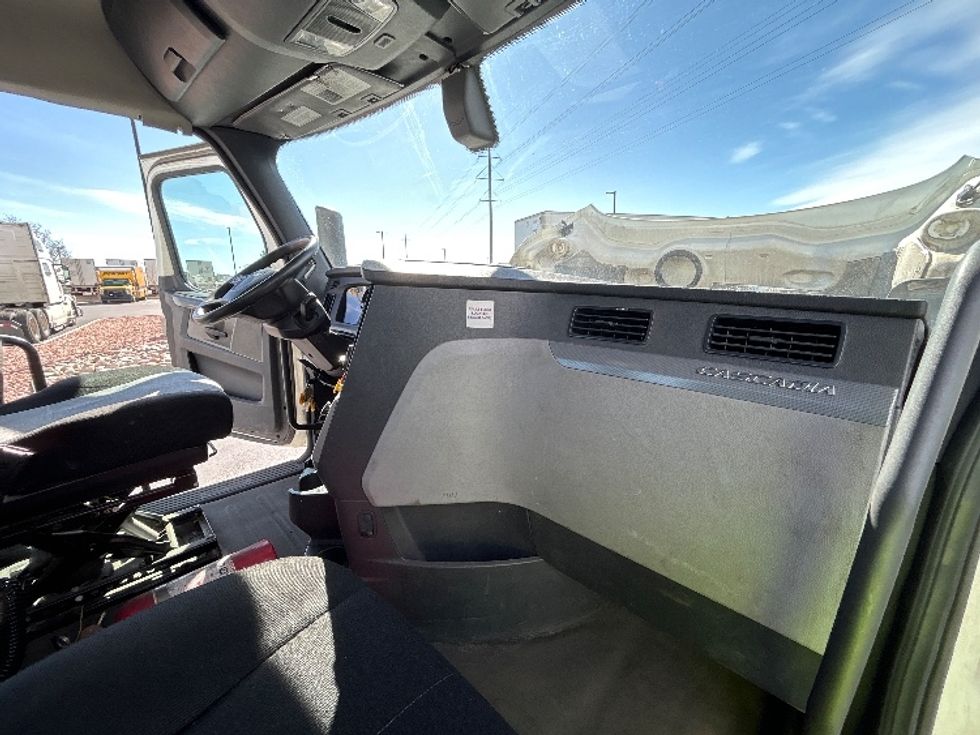 Day Cab Tractor-Heavy Duty Tractors-Freightliner-2019-T12664ST-Aurora-CO-344,461\n\t\tmiles-$ 50,250 - Image 13