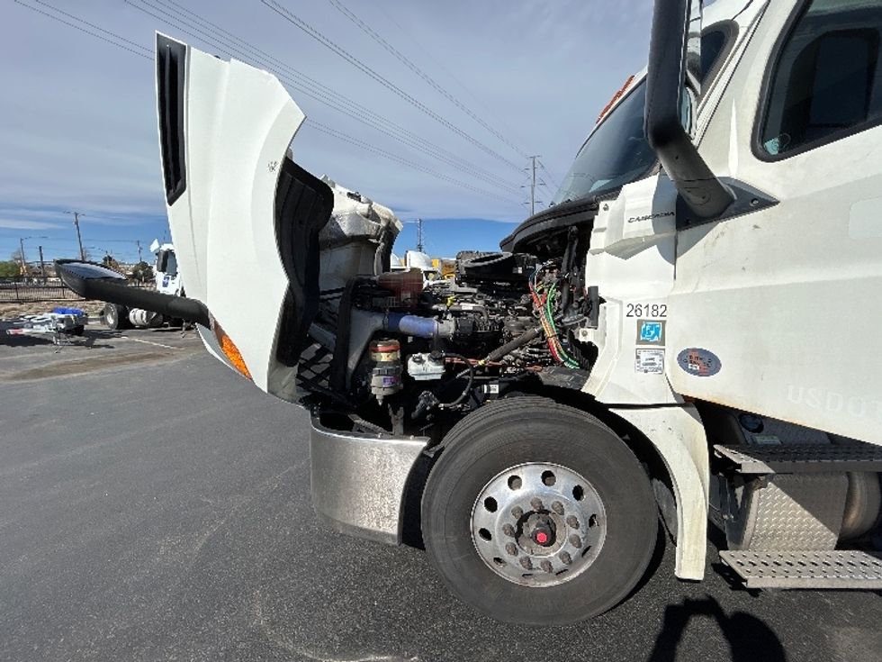 Day Cab Tractor-Heavy Duty Tractors-Freightliner-2019-T12664ST-Aurora-CO-344,461\n\t\tmiles-$ 50,250 - Image 16