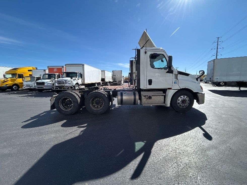 Day Cab Tractor-Heavy Duty Tractors-Freightliner-2019-T12664ST-Aurora-CO-344,461\n\t\tmiles-$ 50,250 - Image 8