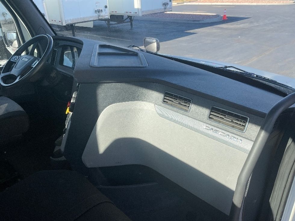 Day Cab Tractor-Heavy Duty Tractors-Freightliner-2019-T12664ST-Aurora-CO-96,268\n\t\tmiles-$ 65,250 - Image 13