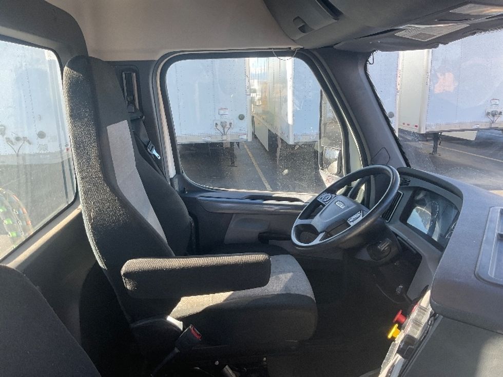 Day Cab Tractor-Heavy Duty Tractors-Freightliner-2019-T12664ST-Aurora-CO-96,268\n\t\tmiles-$ 65,250 - Image 14