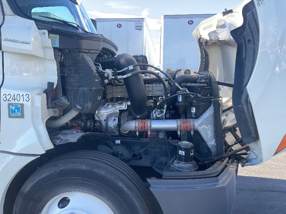 Day Cab Tractor-Heavy Duty Tractors-Freightliner-2019-T12664ST-Aurora-CO-96,268\n\t\tmiles-$ 65,250 - Image 15