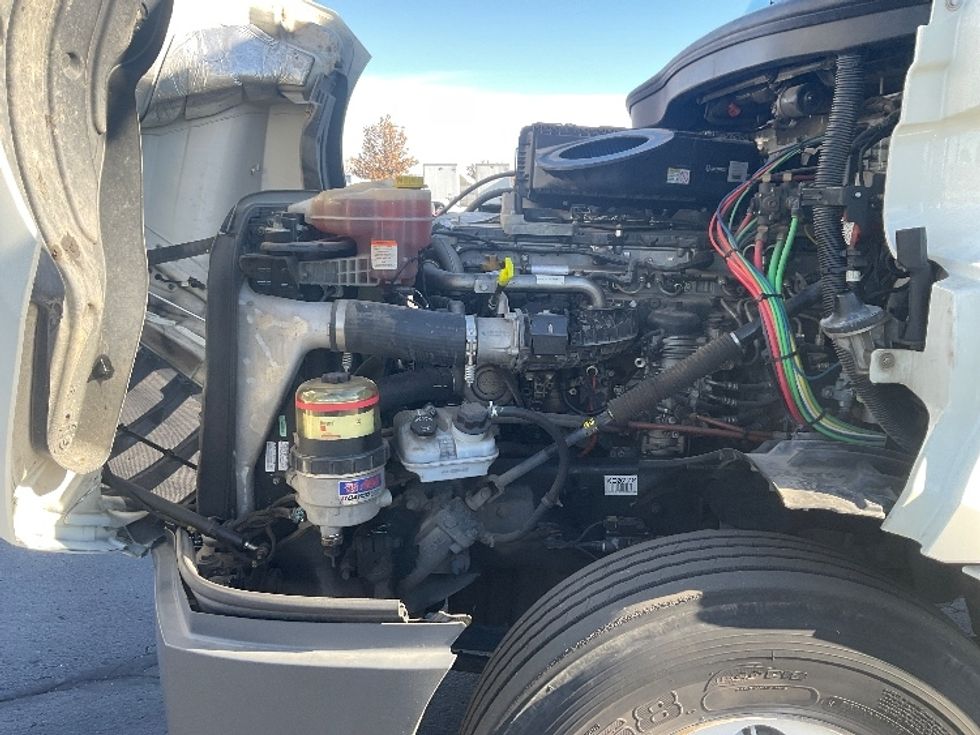 Day Cab Tractor-Heavy Duty Tractors-Freightliner-2019-T12664ST-Aurora-CO-96,268\n\t\tmiles-$ 65,250 - Image 16