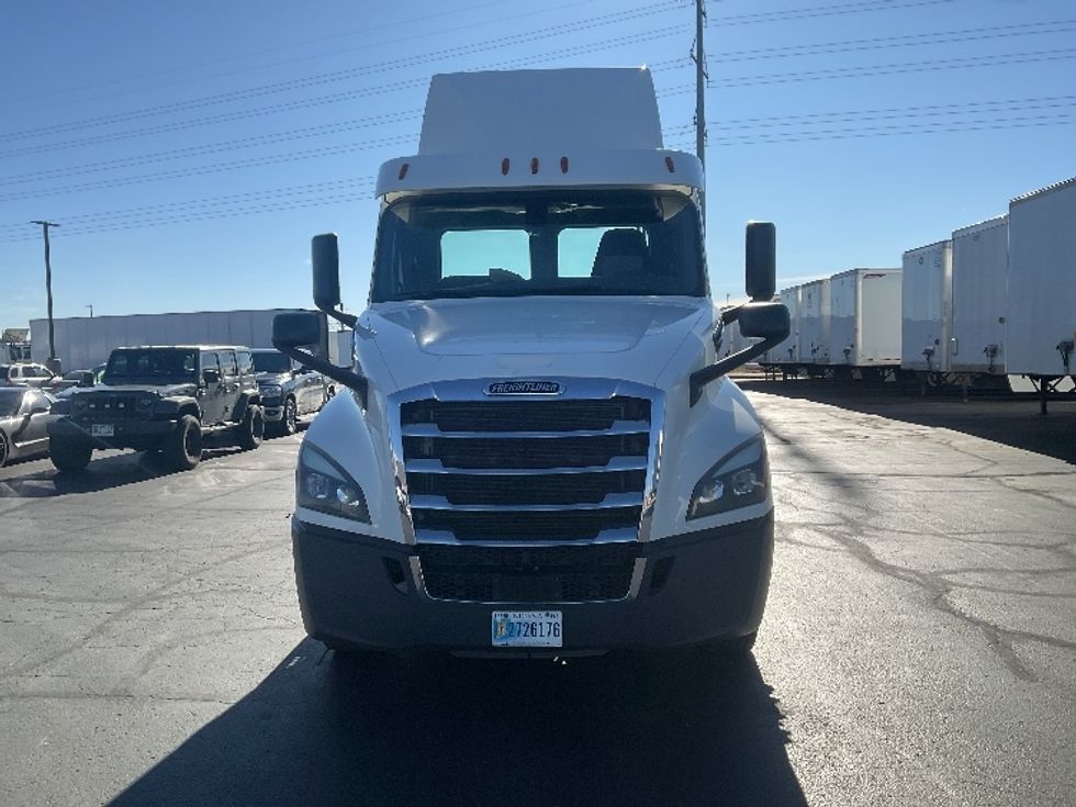 Day Cab Tractor-Heavy Duty Tractors-Freightliner-2019-T12664ST-Aurora-CO-96,268\n\t\tmiles-$ 65,250 - Image 2
