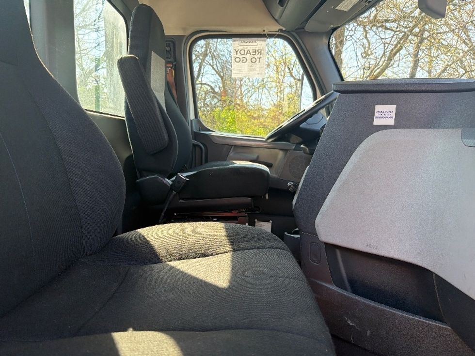 Day Cab Tractor-Heavy Duty Tractors-Freightliner-2019-T12664ST-Baltimore-MD-258,097\n\t\tmiles-$ 43,000 - Image 14