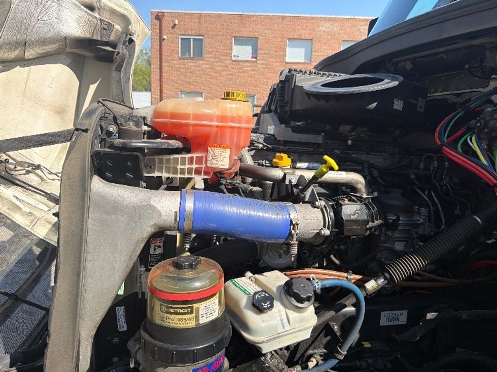 Day Cab Tractor-Heavy Duty Tractors-Freightliner-2019-T12664ST-Baltimore-MD-258,097\n\t\tmiles-$ 43,000 - Image 16