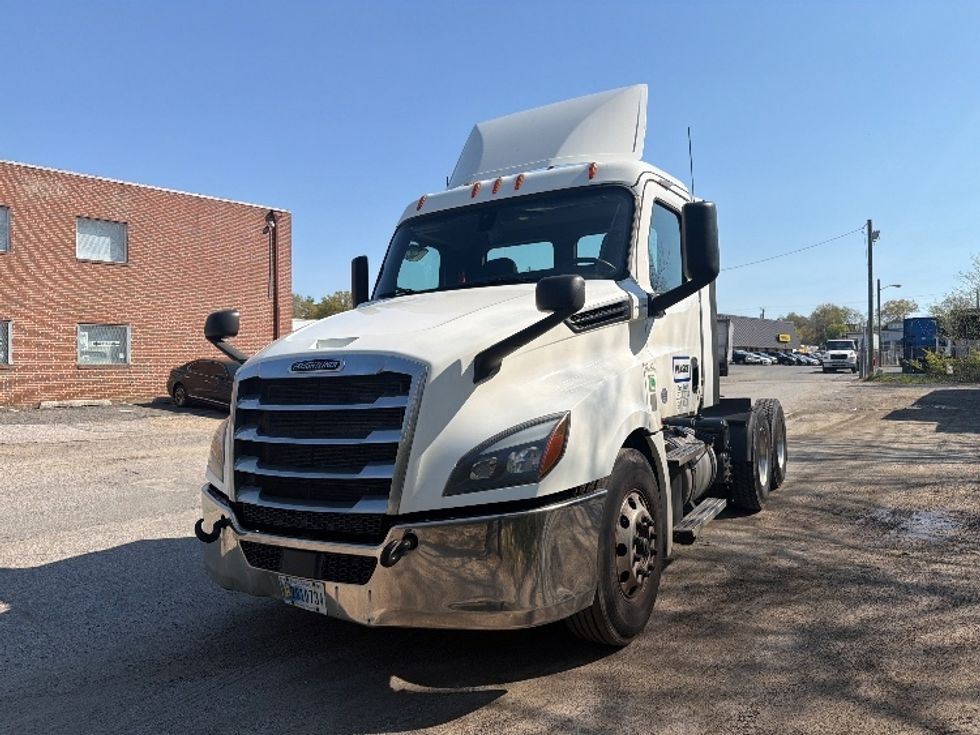 Day Cab Tractor-Heavy Duty Tractors-Freightliner-2019-T12664ST-Baltimore-MD-258,097\n\t\tmiles-$ 43,000 - Image 3