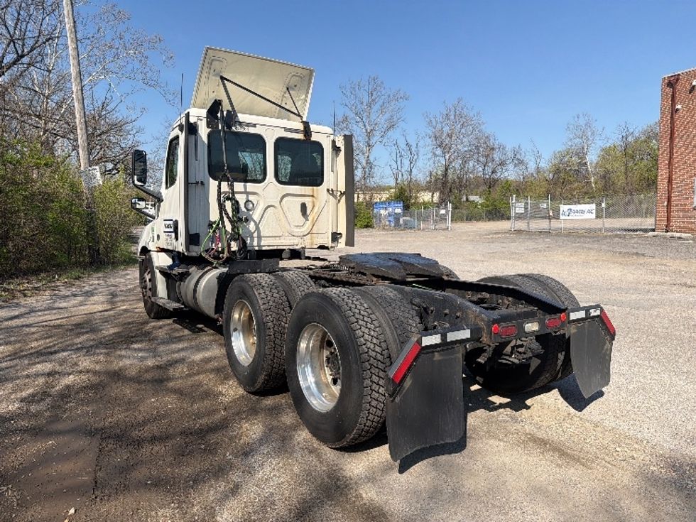 Day Cab Tractor-Heavy Duty Tractors-Freightliner-2019-T12664ST-Baltimore-MD-258,097\n\t\tmiles-$ 43,000 - Image 5