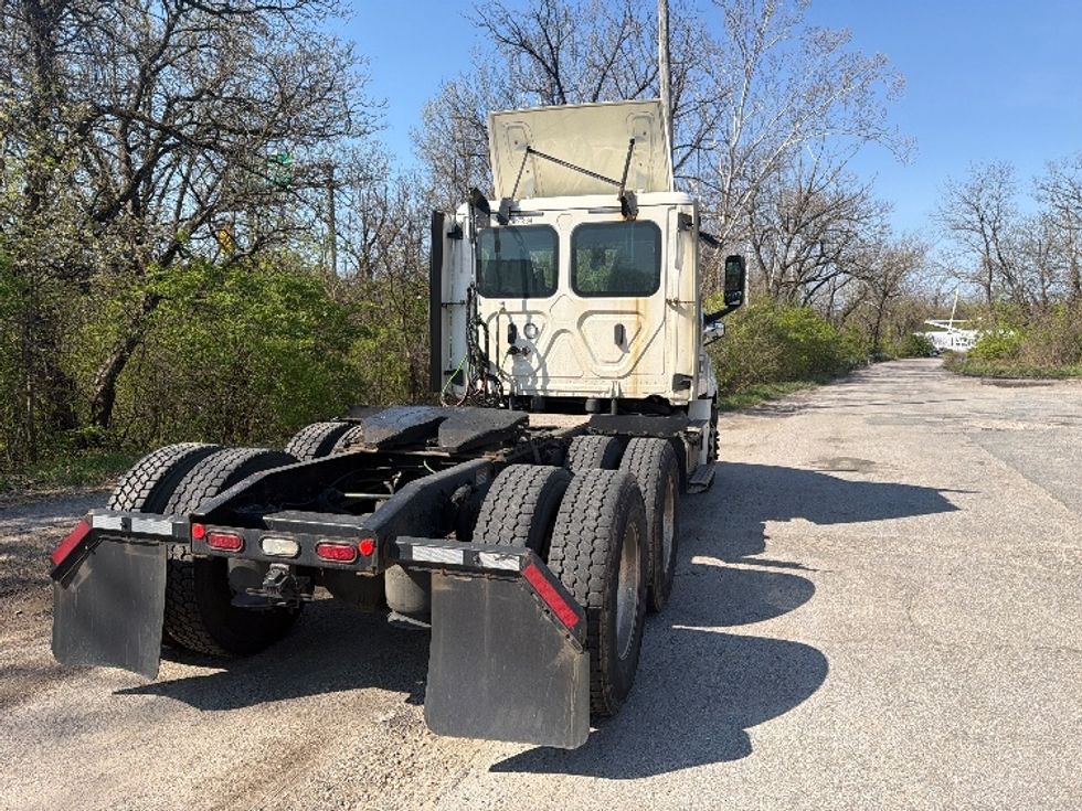 Day Cab Tractor-Heavy Duty Tractors-Freightliner-2019-T12664ST-Baltimore-MD-258,097\n\t\tmiles-$ 43,000 - Image 7