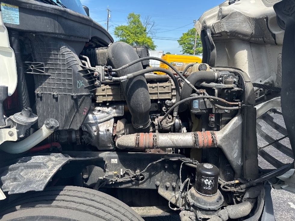 Day Cab Tractor-Heavy Duty Tractors-Freightliner-2019-T12664ST-Baltimore-MD-295,889\n\t\tmiles-$ 38,500 - Image 15