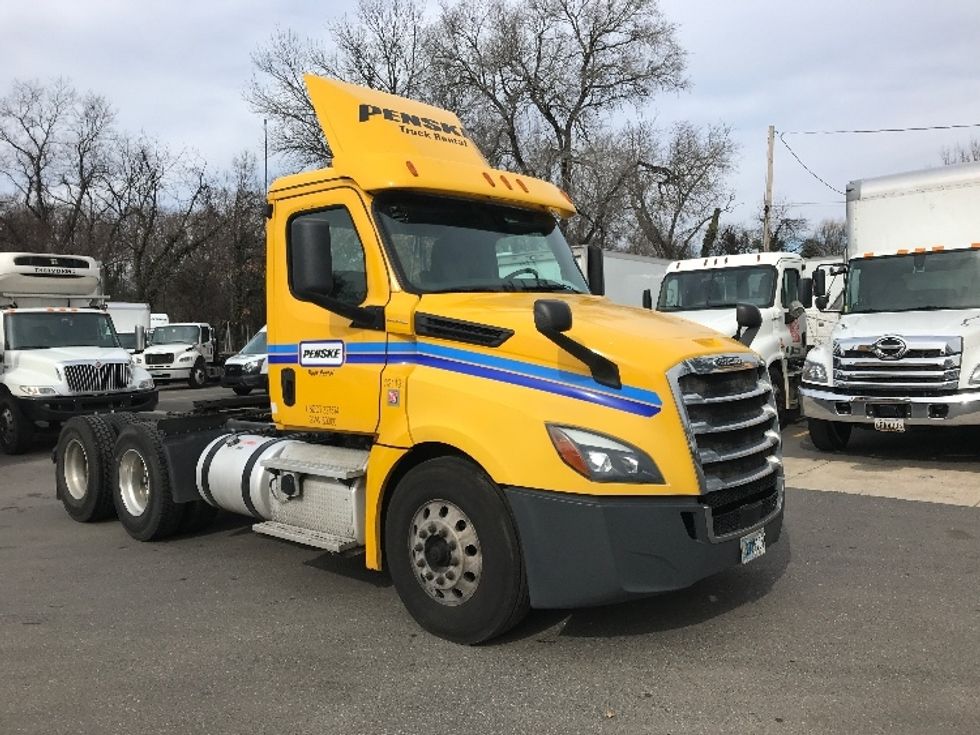 Day Cab Tractor-Heavy Duty Tractors-Freightliner-2019-T12664ST-Baltimore-MD-471,009\n\t\tmiles-$ 42,500 - Image 1
