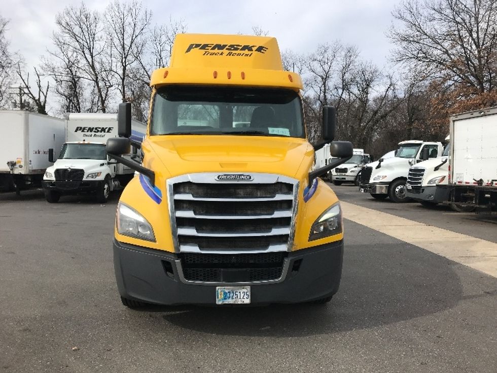 Day Cab Tractor-Heavy Duty Tractors-Freightliner-2019-T12664ST-Baltimore-MD-471,009\n\t\tmiles-$ 42,500 - Image 2