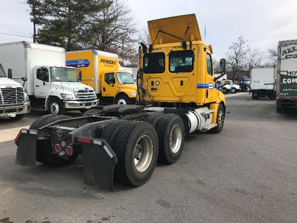 Day Cab Tractor-Heavy Duty Tractors-Freightliner-2019-T12664ST-Baltimore-MD-471,009\n\t\tmiles-$ 42,500 - Image 7