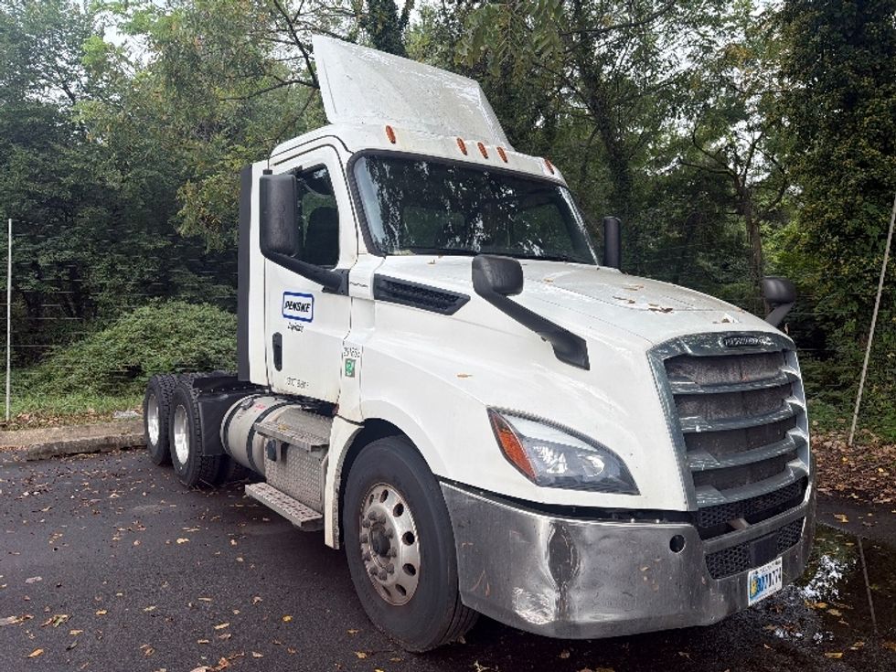 Day Cab Tractor-Heavy Duty Tractors-Freightliner-2019-T12664ST-Baltimore-MD-486,868\n\t\tmiles-$ 37,750 - Image 1