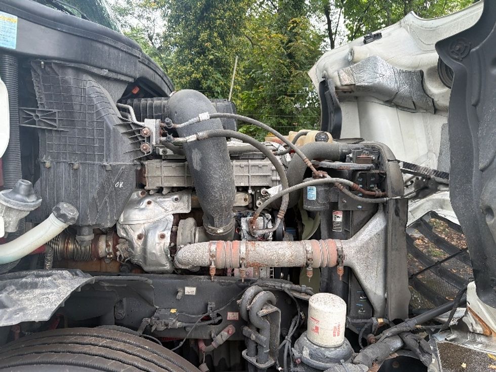 Day Cab Tractor-Heavy Duty Tractors-Freightliner-2019-T12664ST-Baltimore-MD-486,868\n\t\tmiles-$ 37,750 - Image 15